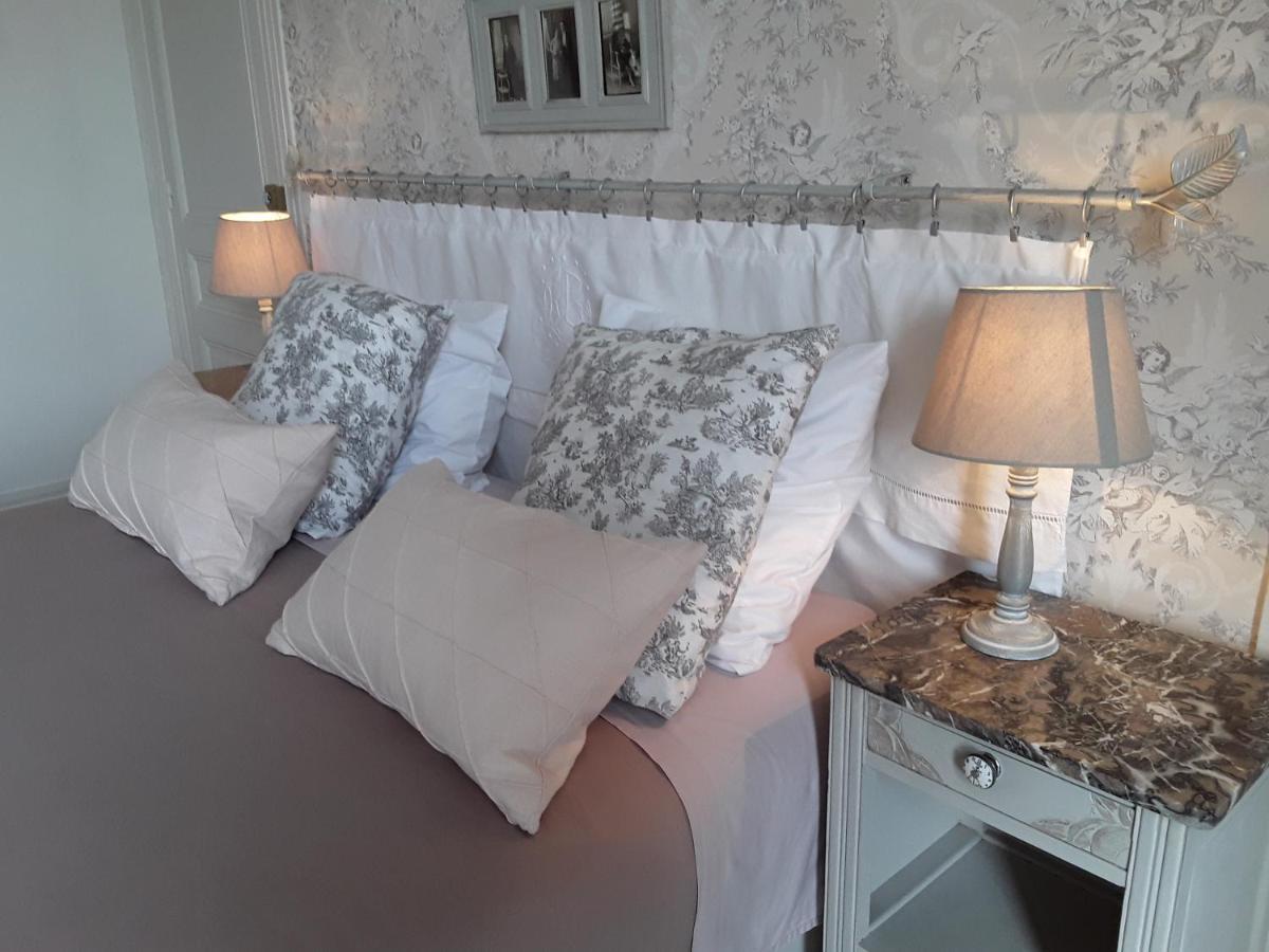 Le Manoir de Crisolles Bed & Breakfast Eksteriør bilde